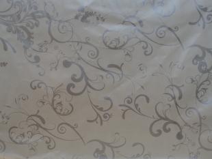 nappe ronde motifs argentés fond blanc